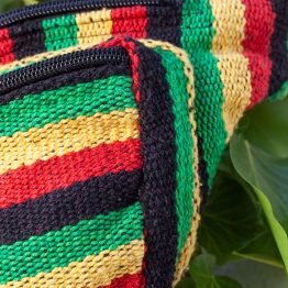 riñonera hippie de color amarilla, verde, roja y negra