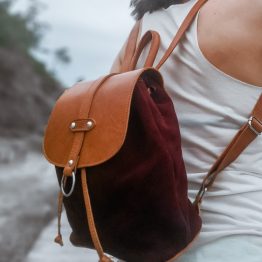 mochila de cuero y ante