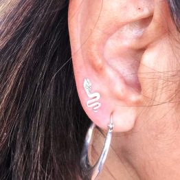 pendiente medusa en forma de serpiente