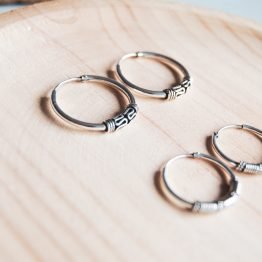 aros bali de diferentes tamaños