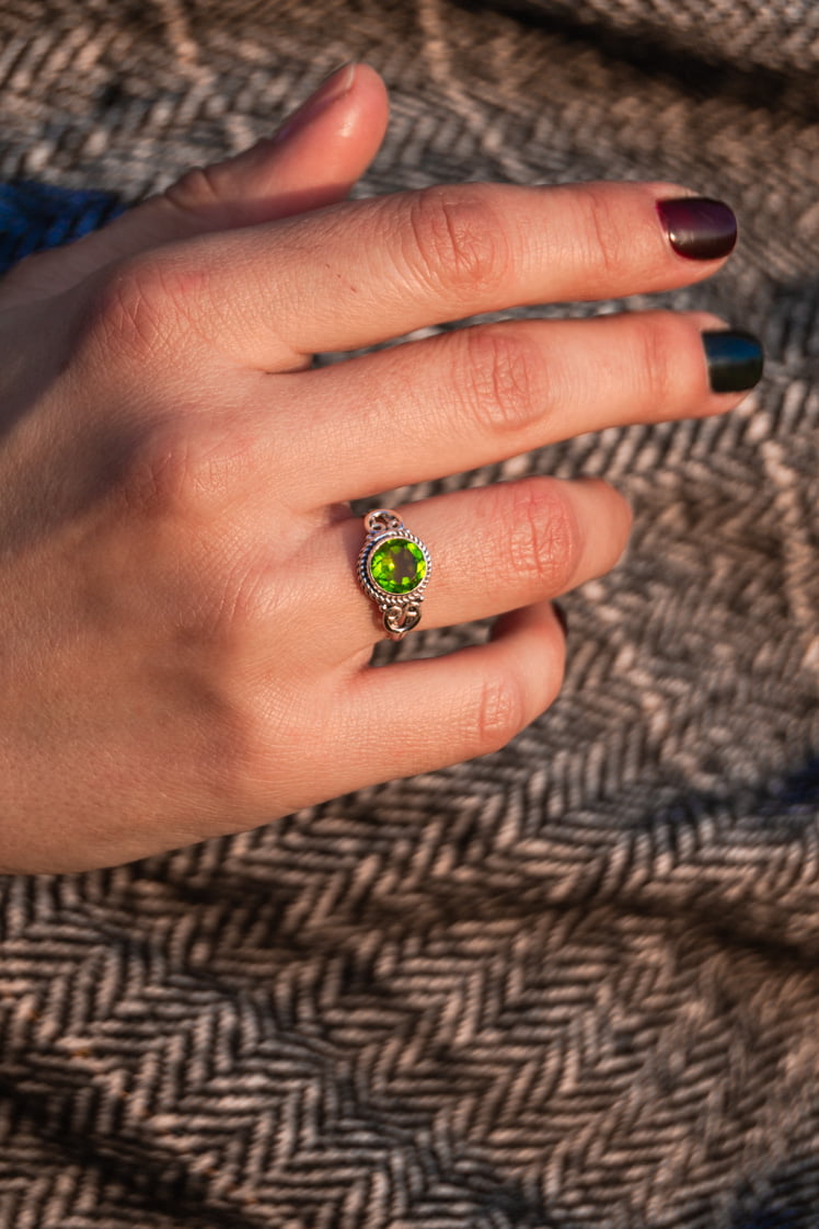anillo_piedra_peridoto anillo ghaas